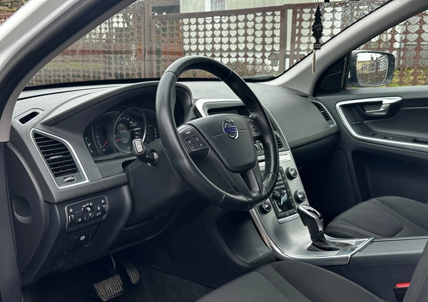 Volvo XC 60 cena 84900 przebieg: 128646, rok produkcji 2017 z Chojnów małe 191